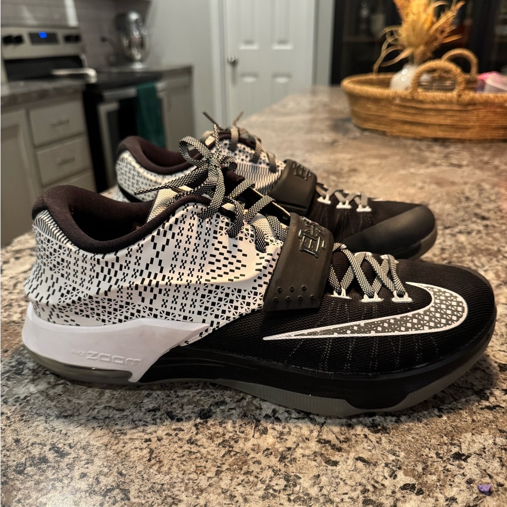 Kevin Durant Basketball shoes Size 14